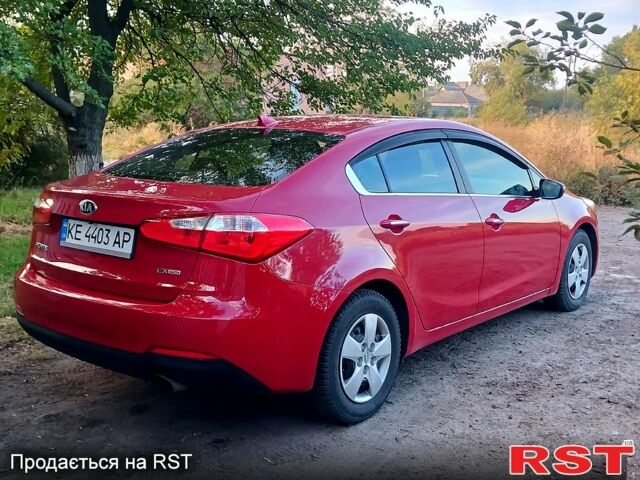 Красный Киа Форте, объемом двигателя 2 л и пробегом 280 тыс. км за 7999 $, фото 3 на Automoto.ua