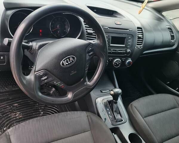 Червоний Кіа Форте, об'ємом двигуна 1.8 л та пробігом 232 тис. км за 7400 $, фото 3 на Automoto.ua