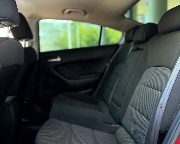 Червоний Кіа Форте, об'ємом двигуна 2 л та пробігом 138 тис. км за 9399 $, фото 17 на Automoto.ua