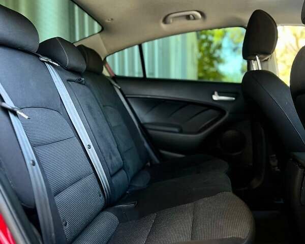Червоний Кіа Форте, об'ємом двигуна 2 л та пробігом 138 тис. км за 9399 $, фото 18 на Automoto.ua