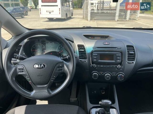 Красный Киа Форте, объемом двигателя 2 л и пробегом 172 тыс. км за 8500 $, фото 14 на Automoto.ua