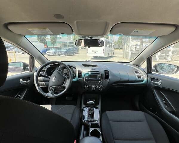 Красный Киа Форте, объемом двигателя 2 л и пробегом 172 тыс. км за 8500 $, фото 12 на Automoto.ua