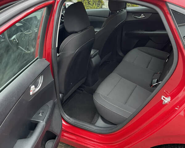 Красный Киа Форте, объемом двигателя 2 л и пробегом 102 тыс. км за 11600 $, фото 14 на Automoto.ua