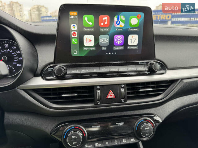 Червоний Кіа Форте, об'ємом двигуна 2 л та пробігом 100 тис. км за 13000 $, фото 10 на Automoto.ua