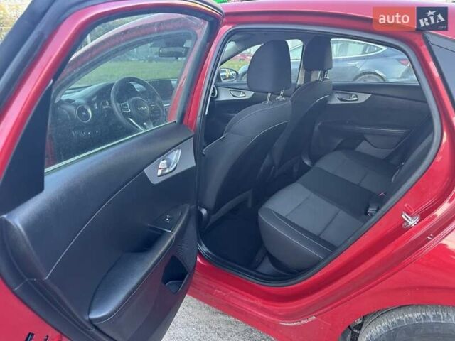 Красный Киа Форте, объемом двигателя 2 л и пробегом 88 тыс. км за 15600 $, фото 6 на Automoto.ua