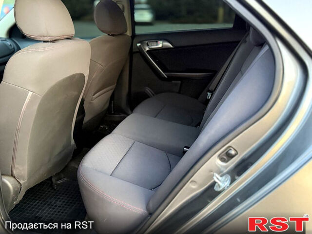 Киа Форте, объемом двигателя 2.4 л и пробегом 193 тыс. км за 8200 $, фото 10 на Automoto.ua