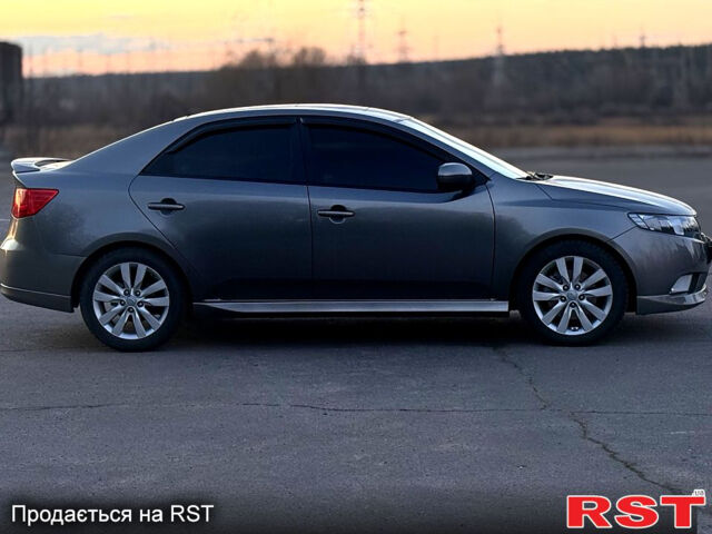 Киа Форте, объемом двигателя 2.4 л и пробегом 193 тыс. км за 8200 $, фото 3 на Automoto.ua
