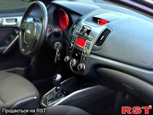 Киа Форте, объемом двигателя 2.4 л и пробегом 193 тыс. км за 8200 $, фото 12 на Automoto.ua