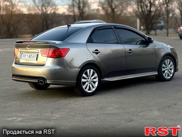 Киа Форте, объемом двигателя 2.4 л и пробегом 193 тыс. км за 8200 $, фото 4 на Automoto.ua