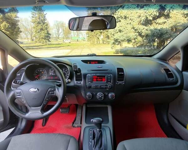 Киа Форте, объемом двигателя 1.8 л и пробегом 152 тыс. км за 8700 $, фото 7 на Automoto.ua