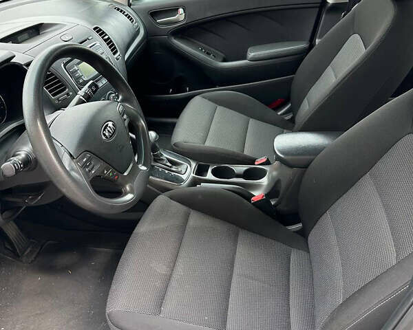 Киа Форте, объемом двигателя 2 л и пробегом 95 тыс. км за 10000 $, фото 2 на Automoto.ua