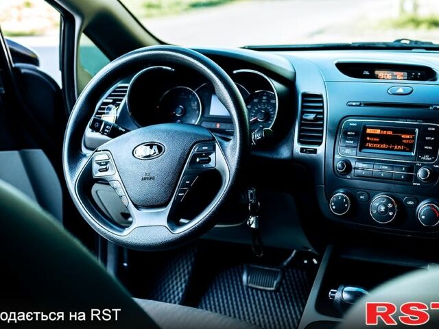 Кіа Форте, об'ємом двигуна 1.8 л та пробігом 244 тис. км за 9999 $, фото 11 на Automoto.ua