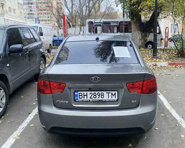 Серый Киа Форте, объемом двигателя 2 л и пробегом 311 тыс. км за 6999 $, фото 4 на Automoto.ua