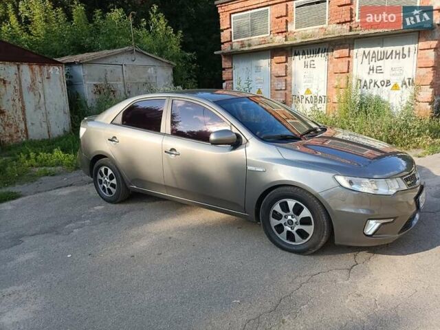 Серый Киа Форте, объемом двигателя 1.59 л и пробегом 110 тыс. км за 7200 $, фото 1 на Automoto.ua