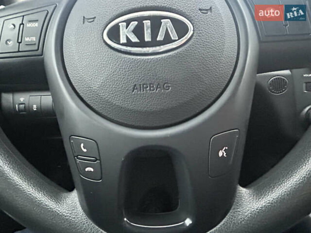 Серый Киа Форте, объемом двигателя 2 л и пробегом 250 тыс. км за 7200 $, фото 39 на Automoto.ua