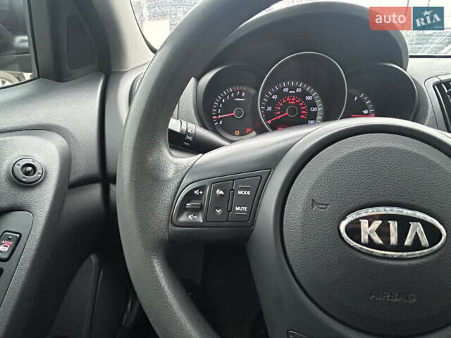 Серый Киа Форте, объемом двигателя 2 л и пробегом 250 тыс. км за 7200 $, фото 36 на Automoto.ua