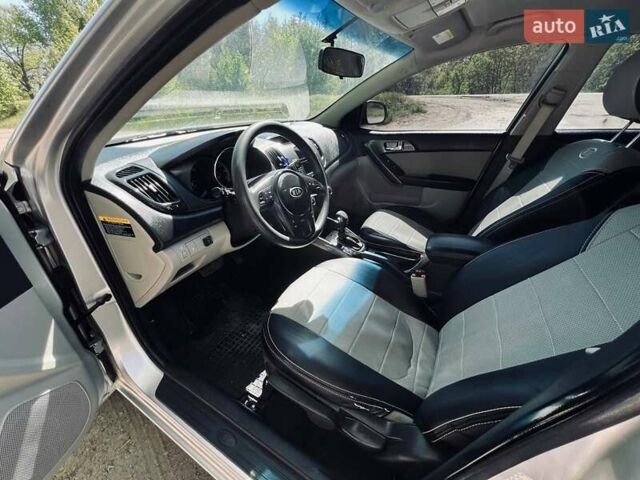 Сірий Кіа Форте, об'ємом двигуна 2 л та пробігом 164 тис. км за 7200 $, фото 12 на Automoto.ua