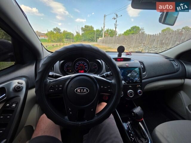 Серый Киа Форте, объемом двигателя 2 л и пробегом 286 тыс. км за 7000 $, фото 18 на Automoto.ua