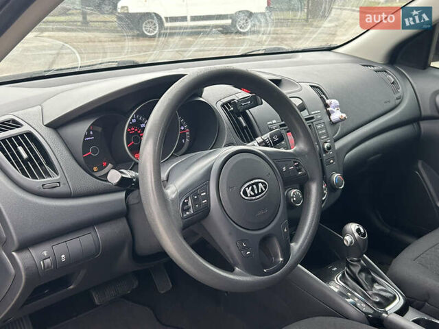Серый Киа Форте, объемом двигателя 2 л и пробегом 250 тыс. км за 7200 $, фото 23 на Automoto.ua