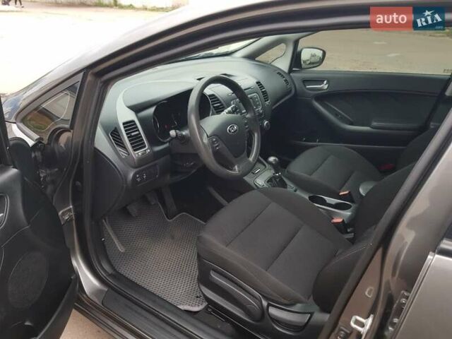 Серый Киа Форте, объемом двигателя 1.59 л и пробегом 131 тыс. км за 7350 $, фото 4 на Automoto.ua