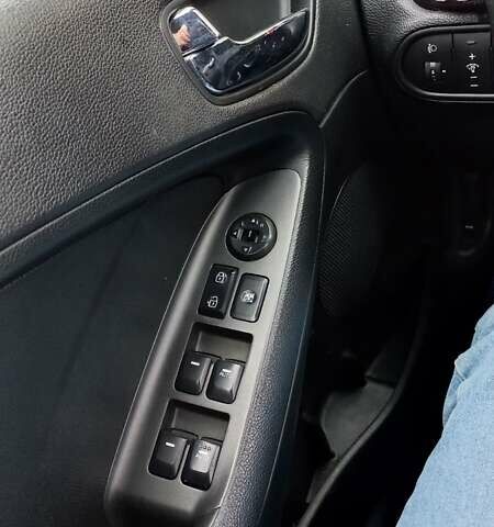 Серый Киа Форте, объемом двигателя 1.6 л и пробегом 218 тыс. км за 7200 $, фото 7 на Automoto.ua