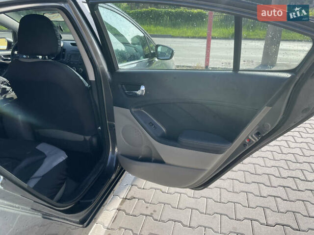 Серый Киа Форте, объемом двигателя 2 л и пробегом 160 тыс. км за 7200 $, фото 21 на Automoto.ua