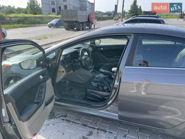 Серый Киа Форте, объемом двигателя 2 л и пробегом 160 тыс. км за 7200 $, фото 25 на Automoto.ua