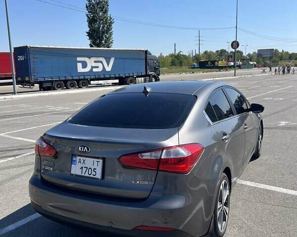 Сірий Кіа Форте, об'ємом двигуна 2 л та пробігом 165 тис. км за 10000 $, фото 4 на Automoto.ua