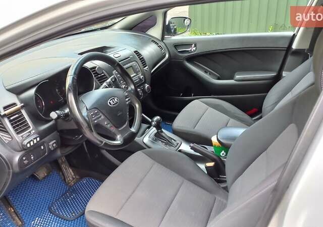 Серый Киа Форте, объемом двигателя 1.6 л и пробегом 218 тыс. км за 7200 $, фото 9 на Automoto.ua