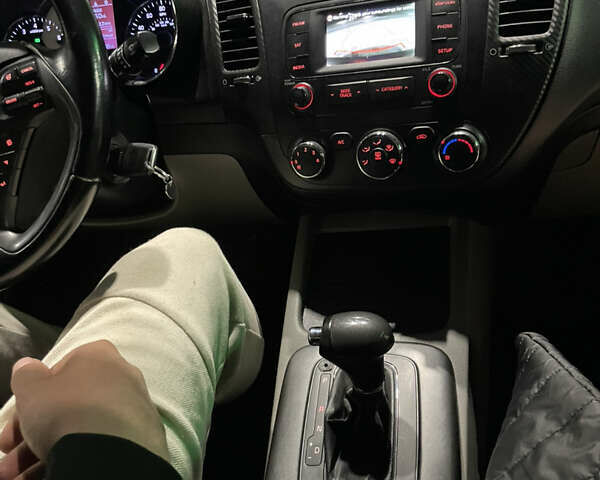 Серый Киа Форте, объемом двигателя 2 л и пробегом 160 тыс. км за 7200 $, фото 11 на Automoto.ua