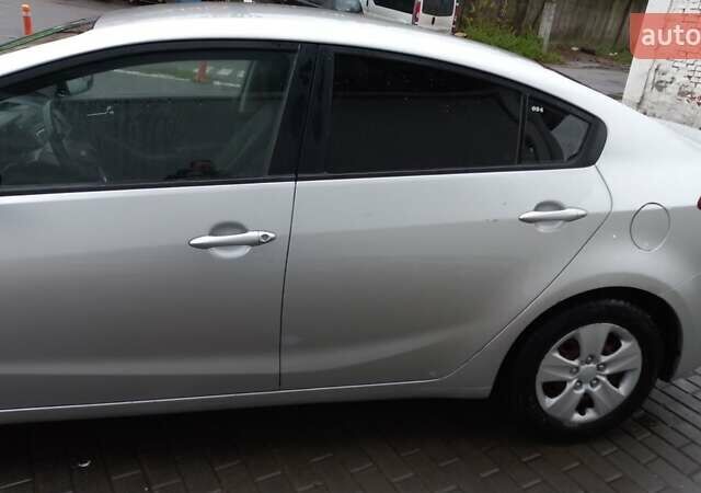 Серый Киа Форте, объемом двигателя 1.6 л и пробегом 218 тыс. км за 7200 $, фото 2 на Automoto.ua