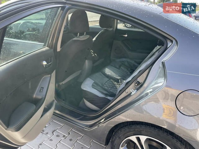 Серый Киа Форте, объемом двигателя 2 л и пробегом 160 тыс. км за 7200 $, фото 24 на Automoto.ua