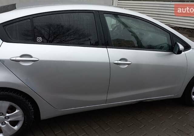 Серый Киа Форте, объемом двигателя 1.6 л и пробегом 218 тыс. км за 7200 $, фото 5 на Automoto.ua