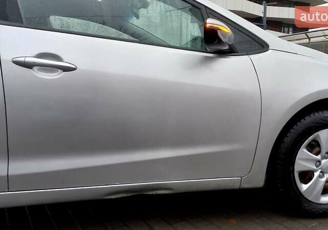 Серый Киа Форте, объемом двигателя 1.6 л и пробегом 218 тыс. км за 7200 $, фото 6 на Automoto.ua