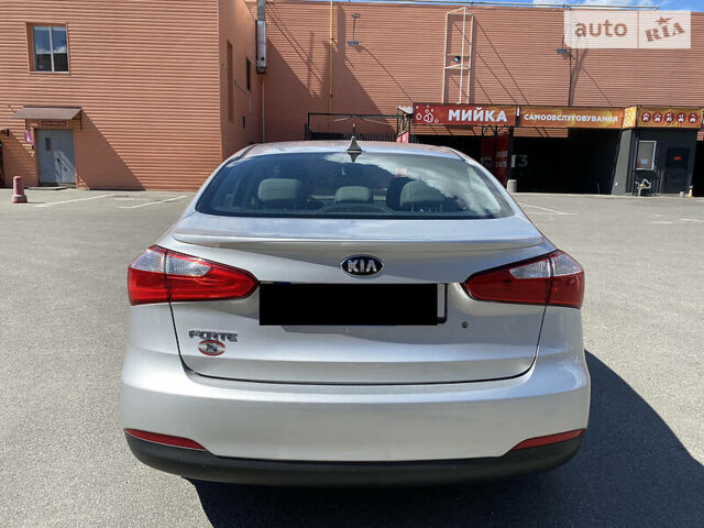 Серый Киа Форте, объемом двигателя 1.8 л и пробегом 193 тыс. км за 7900 $, фото 2 на Automoto.ua