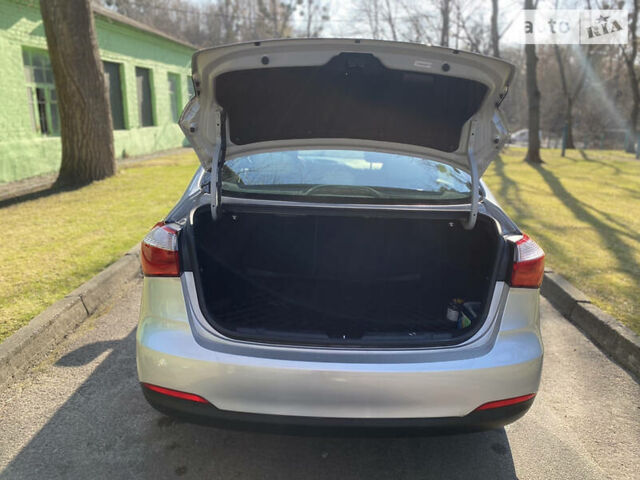 Серый Киа Форте, объемом двигателя 1.8 л и пробегом 193 тыс. км за 7900 $, фото 13 на Automoto.ua