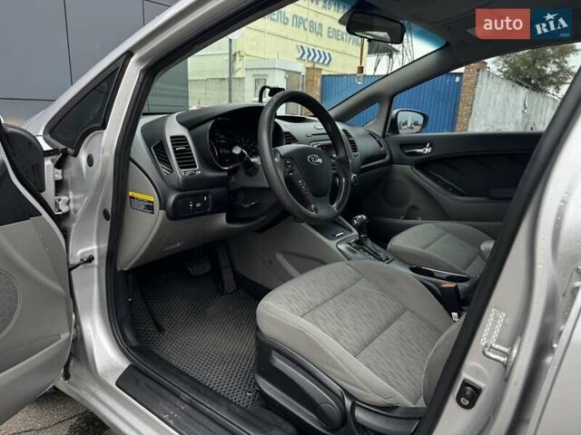Сірий Кіа Форте, об'ємом двигуна 1.8 л та пробігом 172 тис. км за 8200 $, фото 10 на Automoto.ua