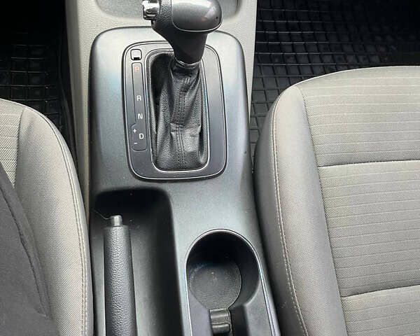 Сірий Кіа Форте, об'ємом двигуна 1.8 л та пробігом 217 тис. км за 8000 $, фото 4 на Automoto.ua