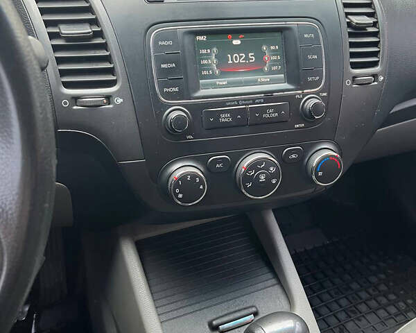 Сірий Кіа Форте, об'ємом двигуна 1.8 л та пробігом 217 тис. км за 8000 $, фото 8 на Automoto.ua