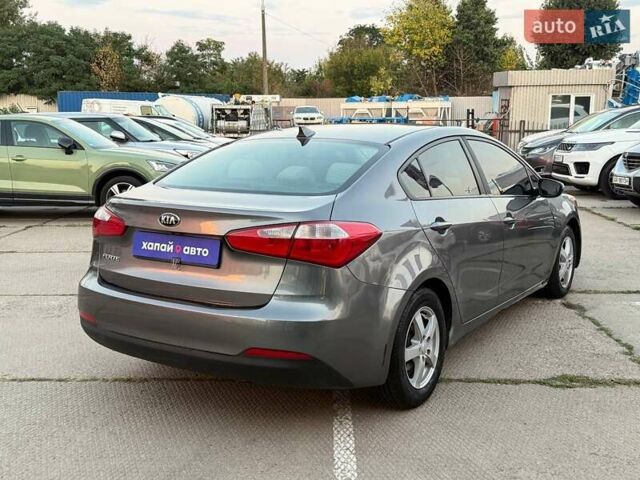 Сірий Кіа Форте, об'ємом двигуна 1.8 л та пробігом 160 тис. км за 8800 $, фото 3 на Automoto.ua