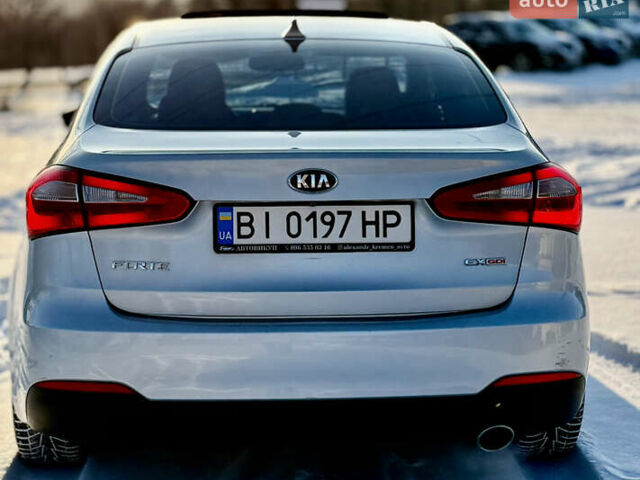 Серый Киа Форте, объемом двигателя 2 л и пробегом 190 тыс. км за 8500 $, фото 9 на Automoto.ua