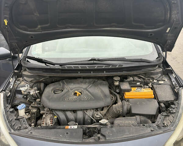 Сірий Кіа Форте, об'ємом двигуна 1.8 л та пробігом 217 тис. км за 8000 $, фото 3 на Automoto.ua