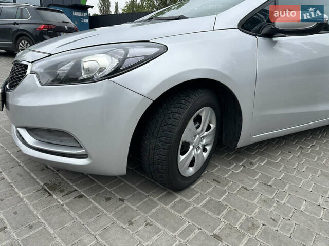 Сірий Кіа Форте, об'ємом двигуна 1.8 л та пробігом 174 тис. км за 7800 $, фото 6 на Automoto.ua