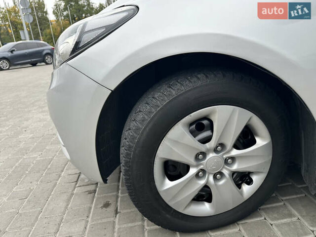 Сірий Кіа Форте, об'ємом двигуна 1.8 л та пробігом 174 тис. км за 7800 $, фото 7 на Automoto.ua