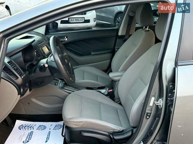 Сірий Кіа Форте, об'ємом двигуна 1.8 л та пробігом 160 тис. км за 8800 $, фото 13 на Automoto.ua