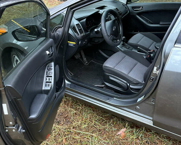 Сірий Кіа Форте, об'ємом двигуна 2 л та пробігом 159 тис. км за 9200 $, фото 12 на Automoto.ua