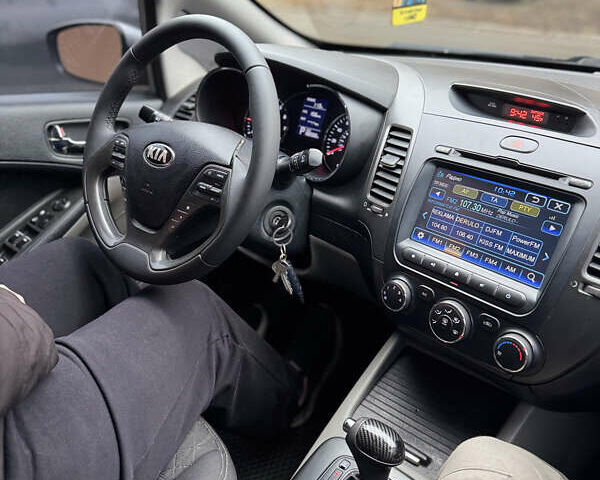 Серый Киа Форте, объемом двигателя 1.8 л и пробегом 302 тыс. км за 7850 $, фото 8 на Automoto.ua