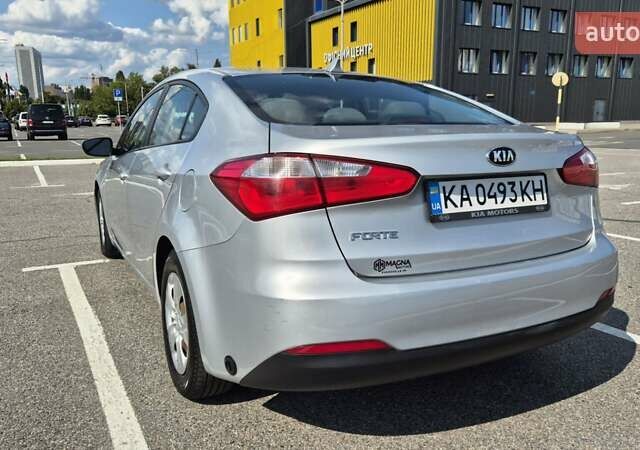 Серый Киа Форте, объемом двигателя 1.8 л и пробегом 207 тыс. км за 9500 $, фото 15 на Automoto.ua