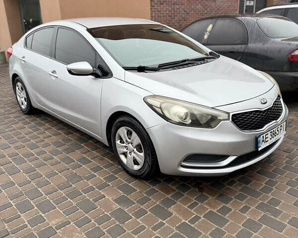 Серый Киа Форте, объемом двигателя 1.8 л и пробегом 302 тыс. км за 7850 $, фото 2 на Automoto.ua