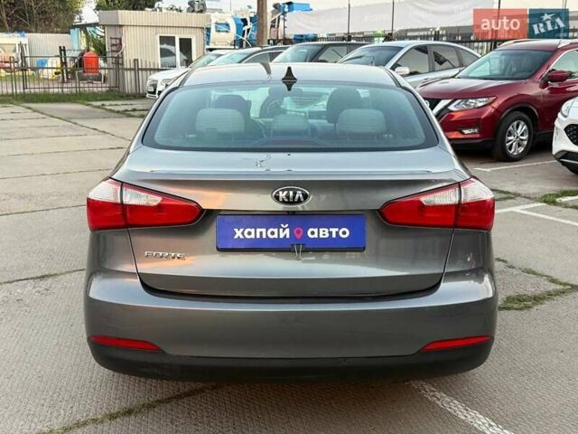 Сірий Кіа Форте, об'ємом двигуна 1.8 л та пробігом 160 тис. км за 8800 $, фото 4 на Automoto.ua
